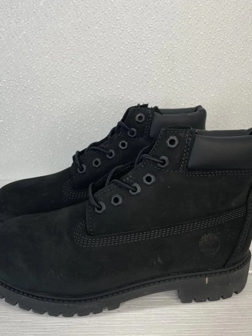 Timberland Youth Size 3 Premium 6 inch Waterproof Boot Black Nubuck Lace up